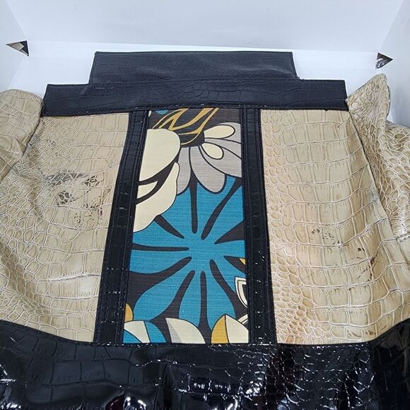 Miche Prima Lynnette Cream & Black Reptile Skin Pattern & Floral Shell - Picture 3 of 7